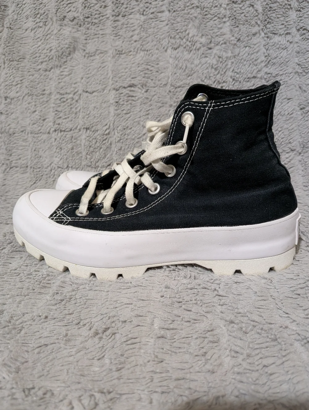 Converse Chuck Taylor All Star Platform High Top - Black and White Women's Size7